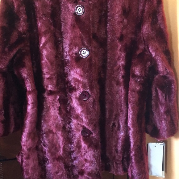 TERRY LEWIS Classic Luxuries. Coat - Picture 4 of 7